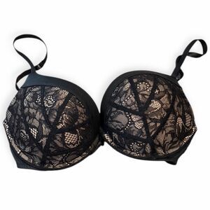VICTORIA’S SECRET Women’s Black Lace Bombshell Plunge Bra Size 32D